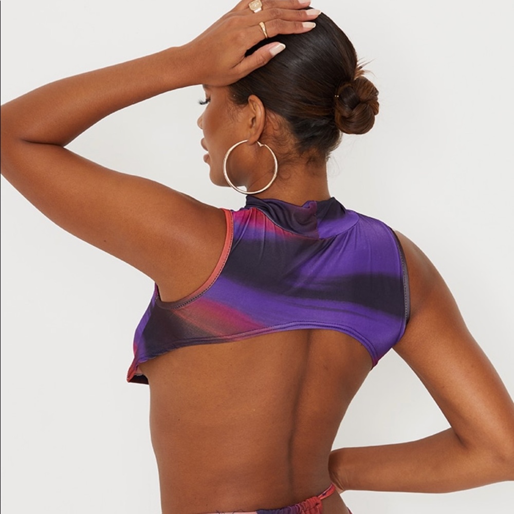 Purple abstract slinky high neck sleeveless and backless cropped shirt